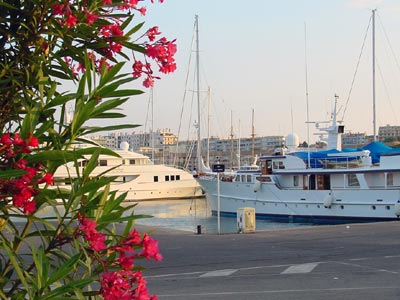 Le port du Fort Carr� � Antibes