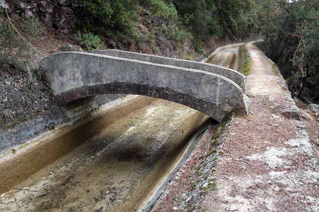 Canal &agrave; sec